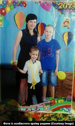 Альона Глущенко із синами Ванею та Сєвою. Фото з особистого архіву родини