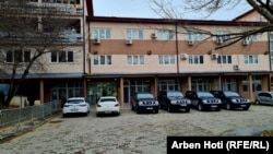 Zgrada Suda i Tužilaštva u Severnoj Mitrovici, 9. decembar 2022.