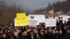 Protesta e serbëve në Rudarë më 22 dhjetor. Një ndër kërkesat e tyre ishte edhe "tërheqja" e listave të supozuara për arrestimin e serbëve. 