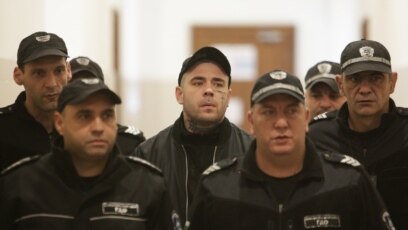 Общото четирима служители на МВР са били уволнени заради нарушения