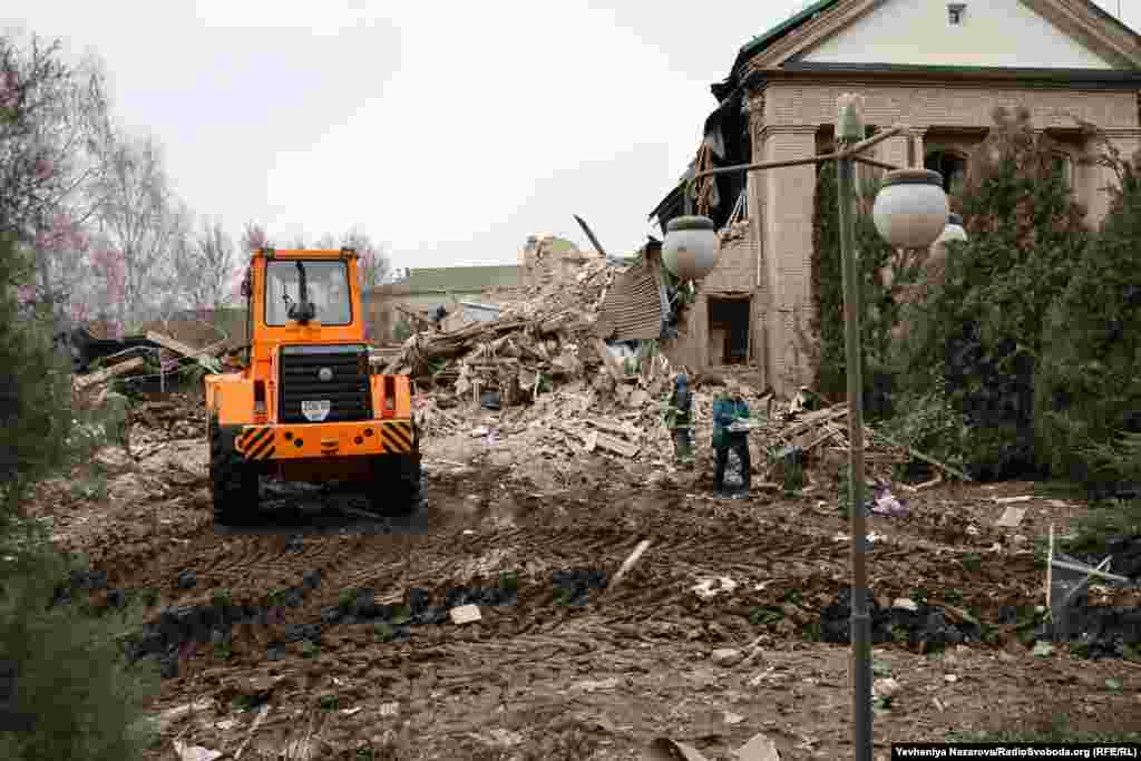 Наслідки удару РФ по пологовому відділенню лікарні у Вільнянську, Запорізька область, 23 листопада 2022 року