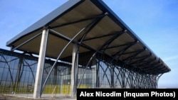 Primarul Brașovului și președintele Consiliului Județean Brașov speră că aeroportul va aduce mai mulți investitori în zonă cât și evenimente culturale și sportive de amploare.