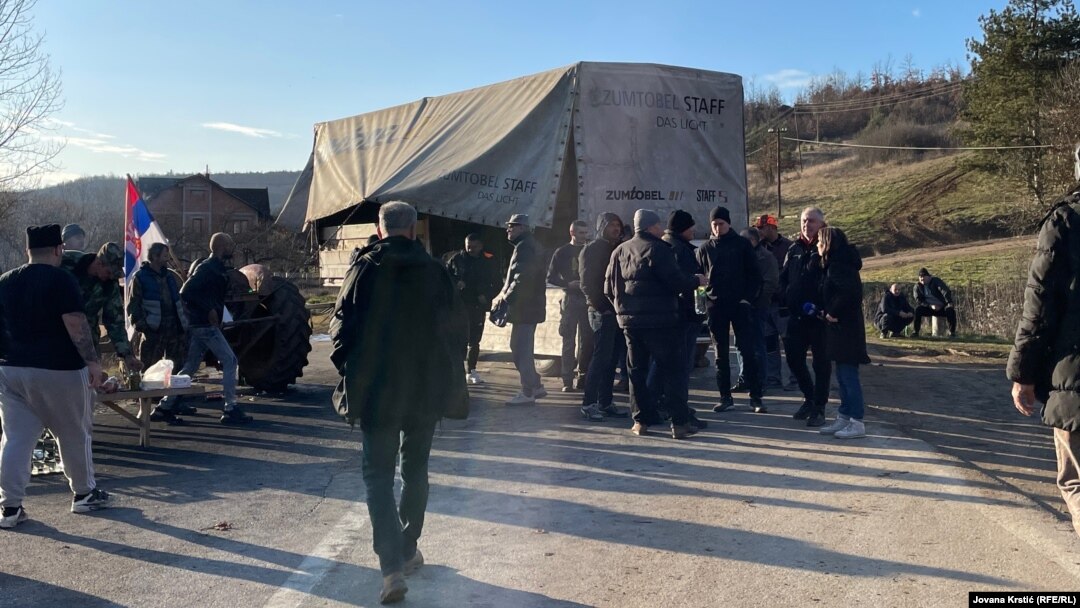 Protesters erect barricades in front of the Merdare border crossing between Serbia and Kosovo on December 28.