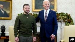 Претседателот на САД Џо Бајден се сретна со украинскиот претседател Володимир Зеленски во Овалната соба на Белата куќа, среда, 21 декември 2022