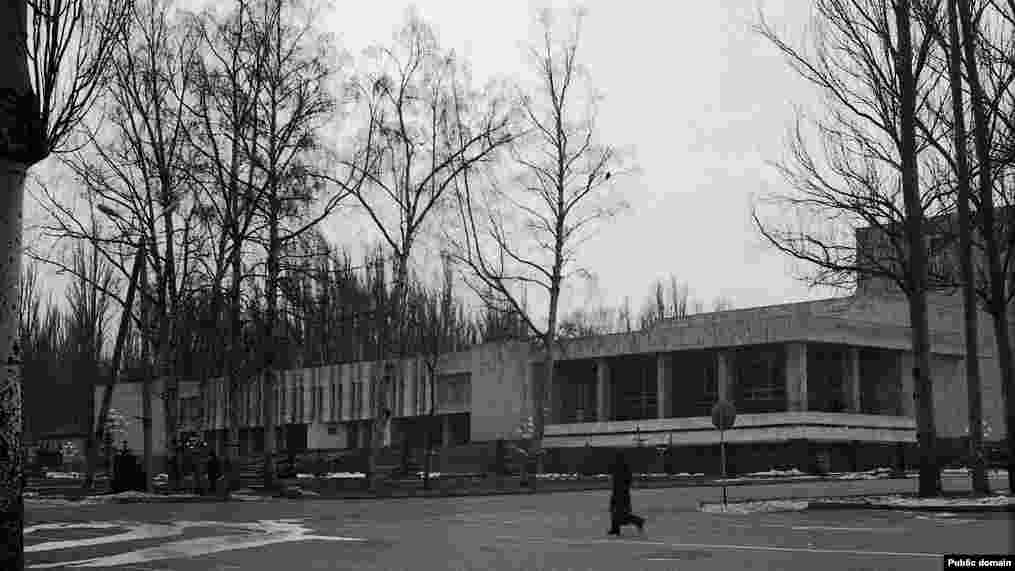 Пржевальск драма театры 1983-жылы ачылган. Азыр ал Касымалы Жантөшевдин ысымын алып жүрөт.
