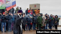 Slujbă religioasă oficiată pe 3 ianuarie 2023, în Piața Victoriei din Samara, în memoria soldaților ruși uciși la Makiivka