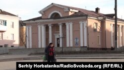 В Ізюмі (на фото) постраждала будівля закладу освіти та гараж із сільгосптехнікою, сталися пожежі – Синєгубов