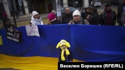  Сред протестиращите имаше българи и украинци. 