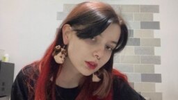 Студентка Олеся Кривцова, обвиняемая в дискредитации армии и оправдании терроризма