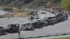 Автомобили на дороге в сторону КПП "Верхний Ларс" на российско-грузинской границе, 29 сентября 2022 года