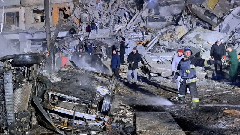 Noi atacuri rusești cu rachete au lovit cartiere de locuințe și infrastructura vitală din Ucraina