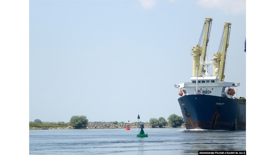 România deține cea mai mare flotă de nave fluviale din statele pe teritoriul cărora trece Dunărea.