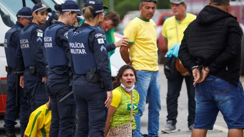 Претседателот на Бразил го осуди упадот на приврзаниците на Болсонаро во државните институции