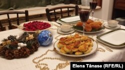 Câteva mâncăruri ucrainene de Crăciun pe masa unei familii din București. Experții culinari provin venit din Odesa, în așteptarea unui „acasă" sigur. 24 decembrie 2022/ Europa Liberă România