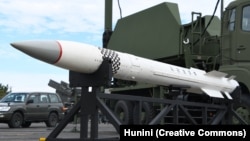 Макет ракеты PAC-3 для сисиемы Patriot на авиабазе Хамамацу, Япония