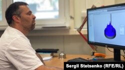 Деякі деталі для прототипу приладу створювалися з нуля та друкувалися на 3D-принтерах