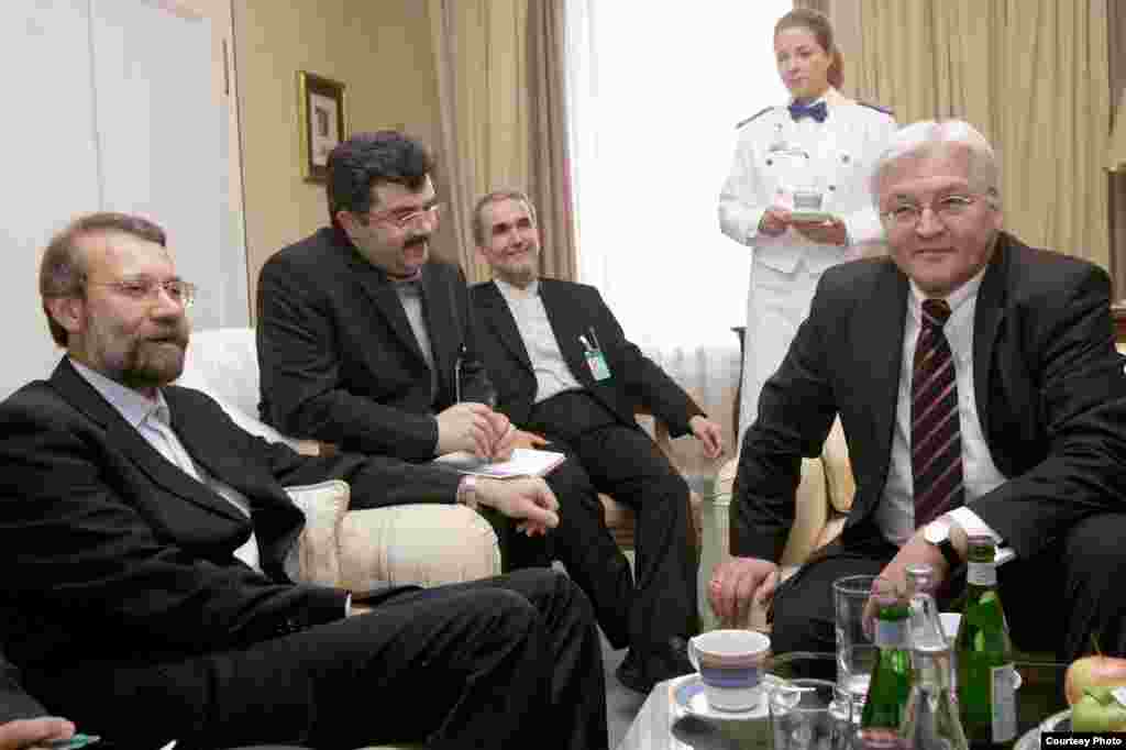علی لاریجانی پس از سخنرانی، با فرانک والتر اشتاین مایر، وزیر خارجه آلمان دیدار کرد.