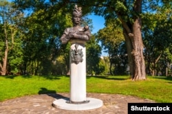 Погруддя гетьмана України Івана Мазепи в Чернігові