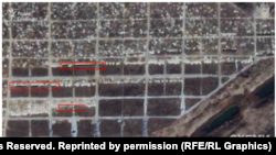 Спутниковый снимок массового захоронения в поселке Старый Крым возле Мариуполя за 24 марта 2022 года