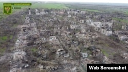 Așezarea Novotoșkivske din regiunea Luhansk, după lovituri îndelungate ale trupelor ruse, pe 24 aprilie 2022