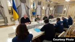Голова МАГАТЕ Рафаель Ґроссі (у центрі праворуч) зазначив, що «мав за честь» зустрітися з президентом Зеленським і мати з ним розмову щодо безпеки ядерних потужностей України
