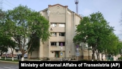 Clădirea avariată a așa-numitului minister al Securității statului de la Tiraspol.