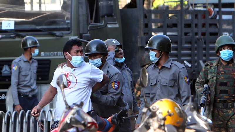 د میانمار پولیسو ٢ معترضان وژلي