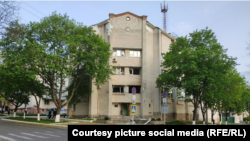 Clădirea așa zisului „Minister al Securității Statului” de la Tiraspol într-o imagine apărută pe rețelele de socializare în urma incidentului din 25 aprilie 2022
