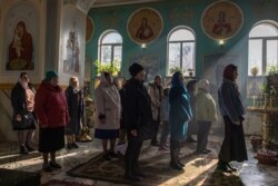 Пасхальная служба в церкви в оккупированном российской армией городе Запорожье. 24 апреля 2022 года