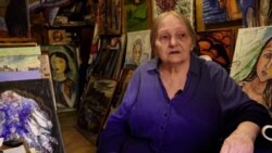 „Sclavii creează tiranii”: un artist rus septuagenar protestează împotriva războiului