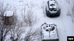 Tanke të ushtrisë ukrainase në pjesën lindore të Ukrainës