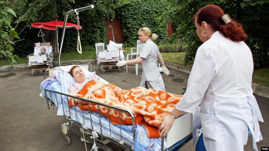 Медицинская помощь дорого обходится не только больным, но и врачам