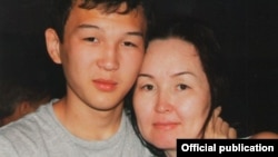 Азамат Тажаяков с матерью 