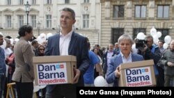 Dan Barna și Dacian Cioloș duc listele de semnături pentru candidatura la alegerile prezidențiale