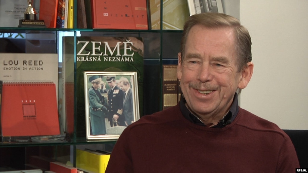 Вацлав Гавел (1936–2011) – чеський політик та громадський діяч, дисидент, критик комуністичного режиму, драматург та есеїст. Був останнім президентом Чехословаччини (1989–1992) та першим президентом Чехії (1993–2003). Прага, 2009 рік