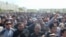 Участники первого массового митинга против правительственной земельной реформы в Атырау. 24 апреля 2016 года.