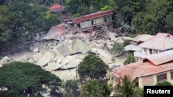 Число жертв тайфуна "Хайян" на Филиппинах превысило 10 тысяч человек.