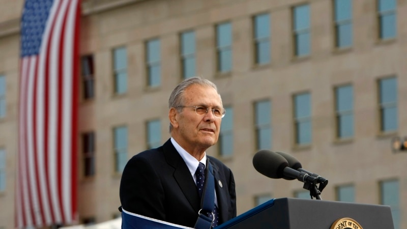 Vdes ish-Sekretari amerikan i Mbrojtjes, Donald Rumsfeld
