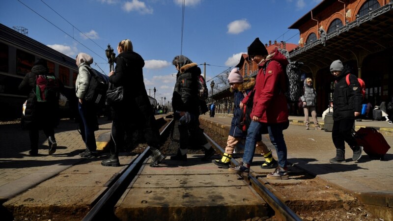 Više od 3,3 miliona izbeglica prebeglo na zapad, kažu ukrajinske vlasti
