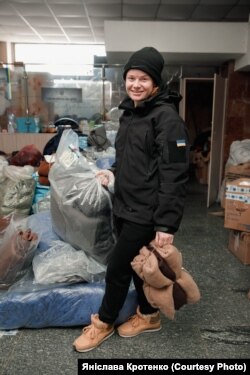 Яніслава Кротенко працює у волонтерському центрі