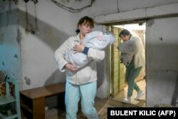 Медсестры хоронят младенцев в подвал роддома Николаева, 14 марта 2022 года