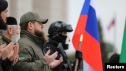 Глава Чечни Рамзан Кадыров выступает перед военнослужащими с заявлением, посвященным войне в Украине. Грозный, 25 февраля 2022 года