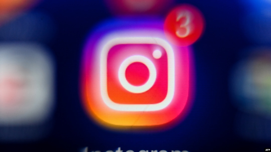 Instagram bị cấm: Mặc dù Instagram bị cấm ở một số nước, tuy nhiên nghiên cứu về Instagram vẫn luôn đem lại những thông tin hữu ích cho người dùng. Với sự giúp đỡ của các biểu tượng trên Telegram 2, các nhà nghiên cứu có thể tiếp cận một cách nhanh chóng và thuận tiện với các tài khoản Instagram và thực hiện các nghiên cứu chuyên sâu.
