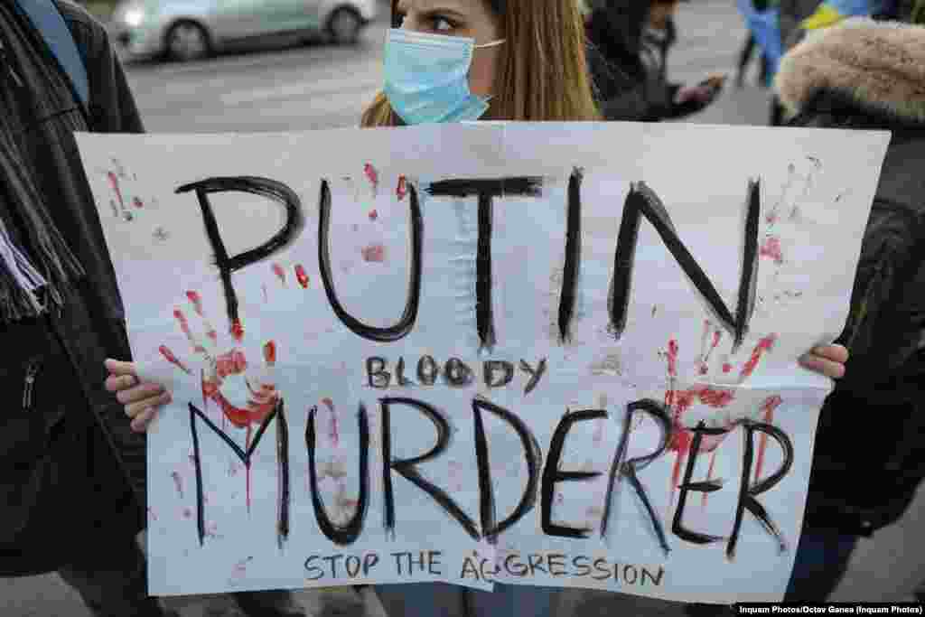 Protestatarii de la București au avut mesaje clare pentru Putin, pe care îl consideră criminal de război.&nbsp;