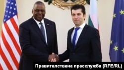 U.S. Defense Secretary Lloyd Austin (left) and Bulgarian Prime Minister Kiril Petkov meet in Sofia on March 19.