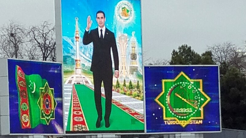 Aşgabatly okuwçylardan täze prezidentiň suratlaryny satyn almak we mekdebi abatlamak üçin pul toplanýar