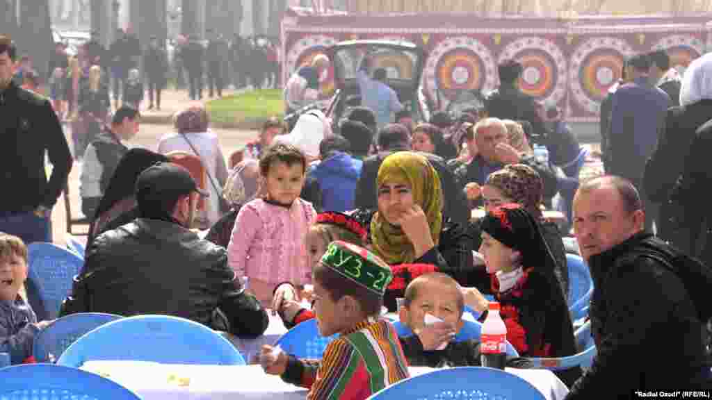 Tajiks celebrate Norouz in Dushanbe.