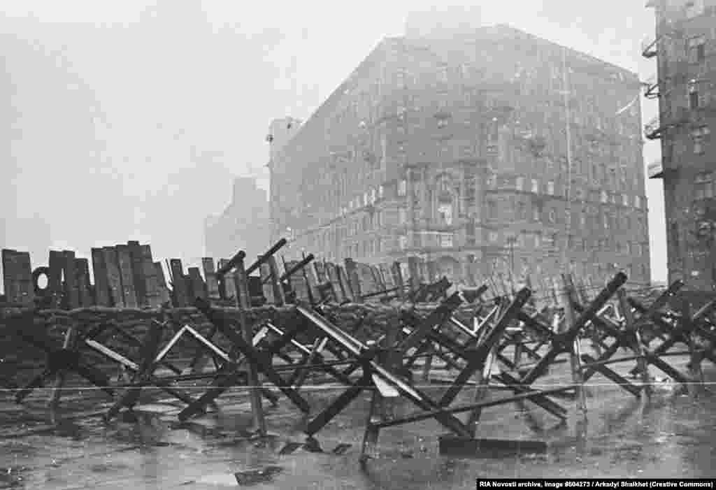 Anti-tank obstacles on the streets of Moscow as the Nazis advance into the Soviet Union in October 1941.&nbsp;