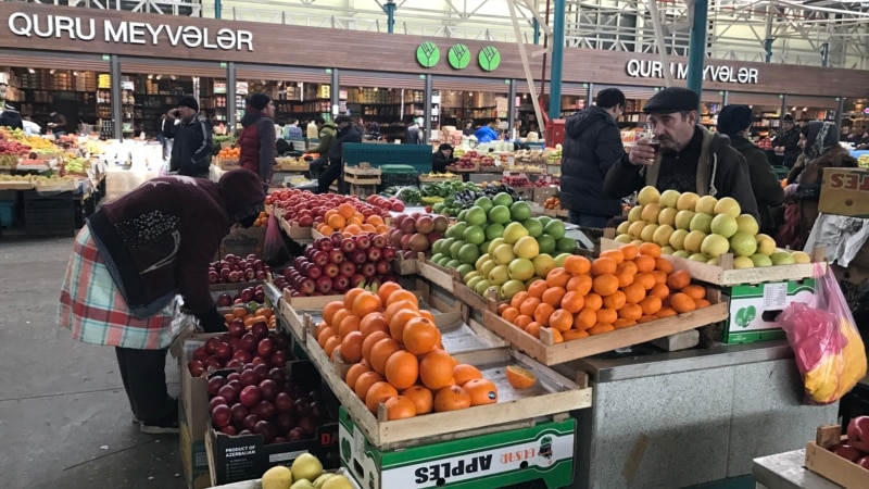 Bakı bazarında: 'Bu il meyvələr iki dəfə bahalaşıb'
