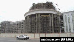 Ýokary okuw jaýynyň gurluşygy, Aşgabat